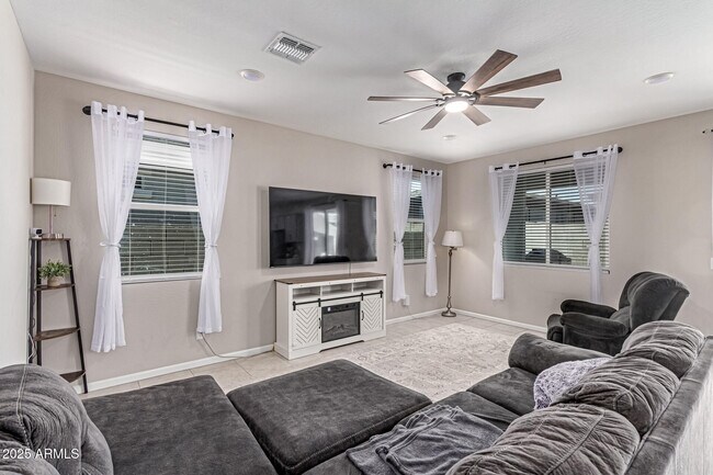 Building Photo - 17344 W Country Club Terrace