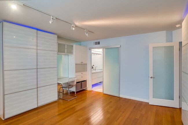 Building Photo - 1128 22nd St