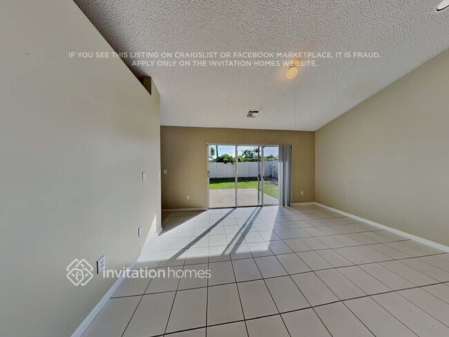 Building Photo - 13048 Meadowbreeze Dr