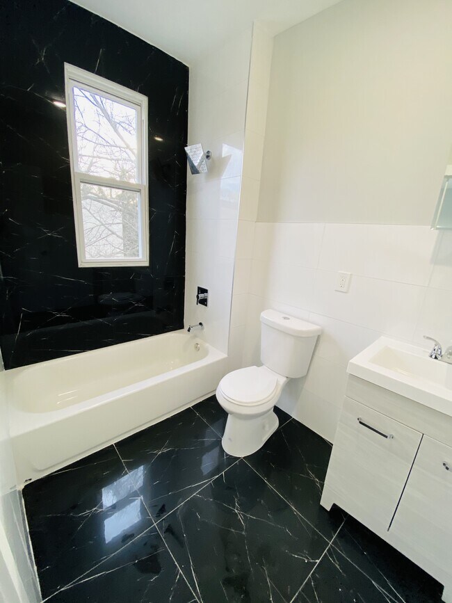 Building Photo - 791 S 15th St