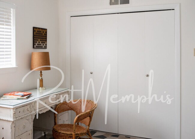 Building Photo - 1609 Forest Ave