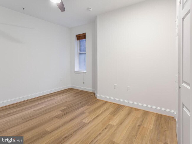 Building Photo - 1417 Chapin St NW