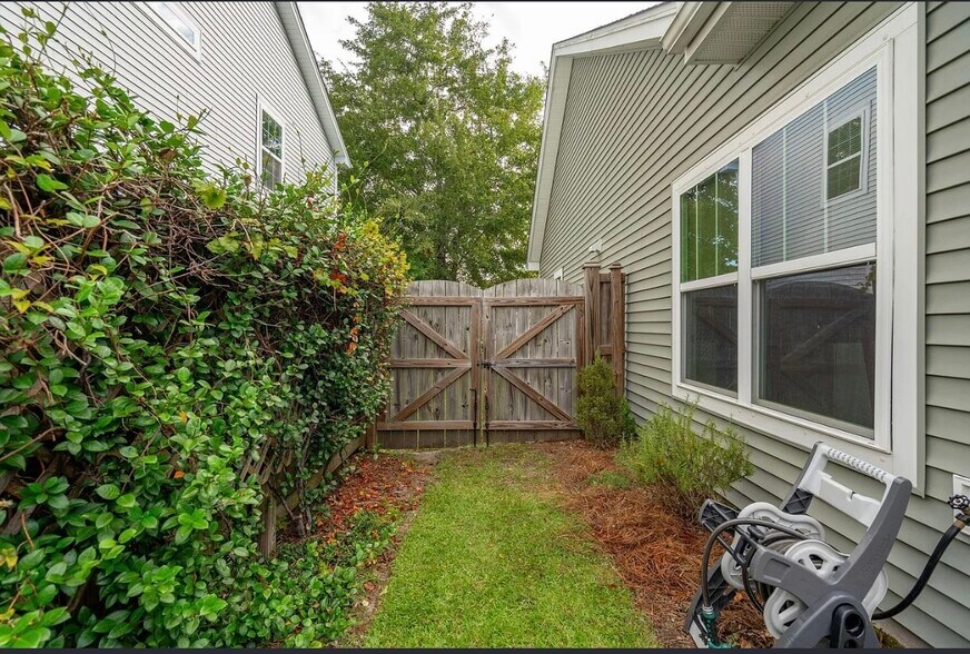 Building Photo - 1546 Fishbone Dr