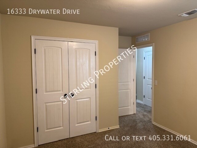 Building Photo - 16333 Drywater Dr