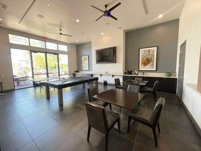 Building Photo - Carry Over Showing: This property has been...