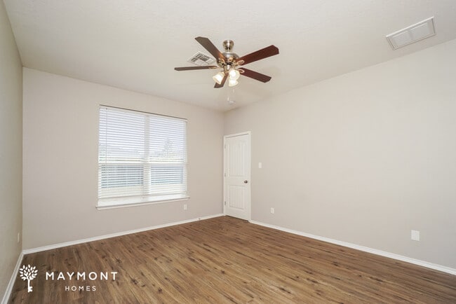 Building Photo - 8422 Buckhorn Parke