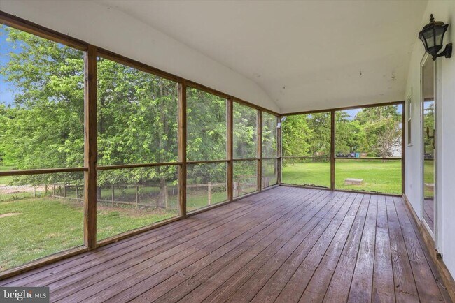 Building Photo - 8606 Yellow Springs Rd