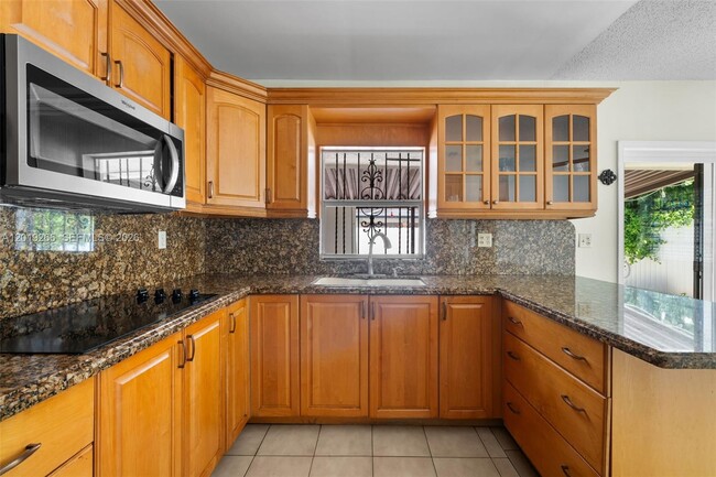 Building Photo - 13 SW 97th Pl