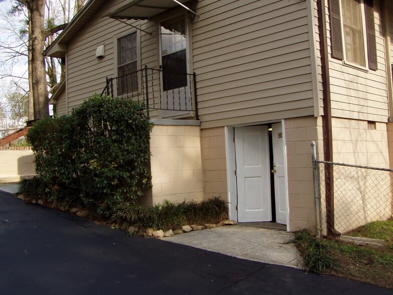 Building Photo - 106 Woodland Ct