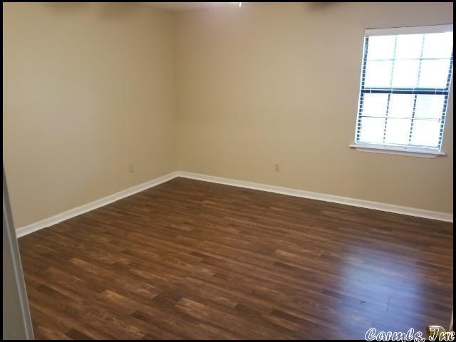 Building Photo - 39 Oak Forest Loop