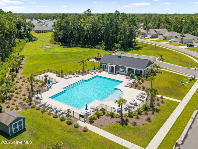 Building Photo - 1760 RIVERTON Dr SE