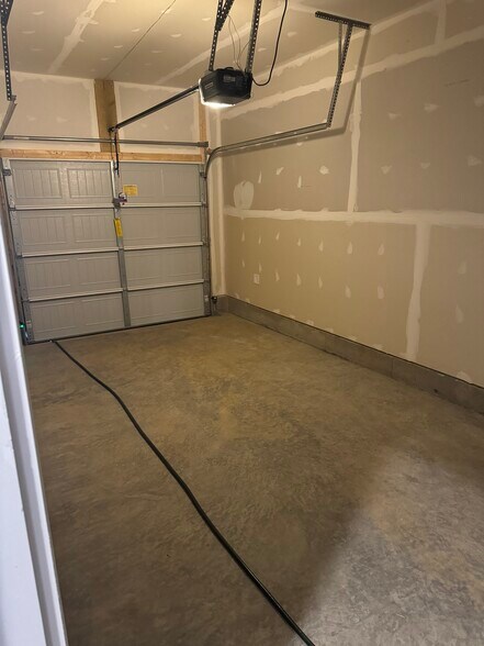Building Photo - 121 Tigney Dr