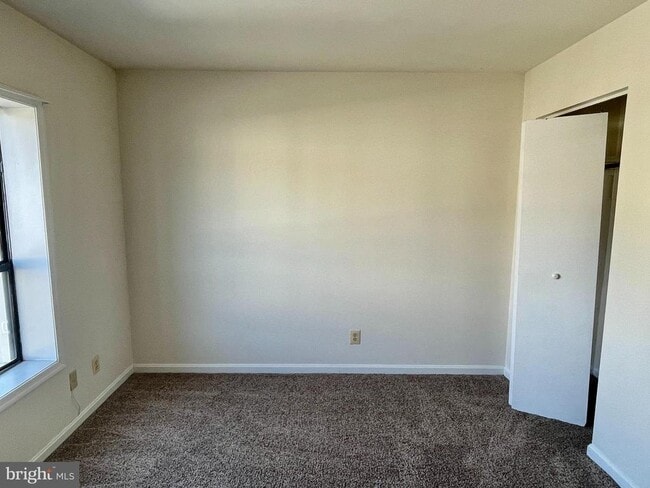 Building Photo - 200 Chesterfield Ln