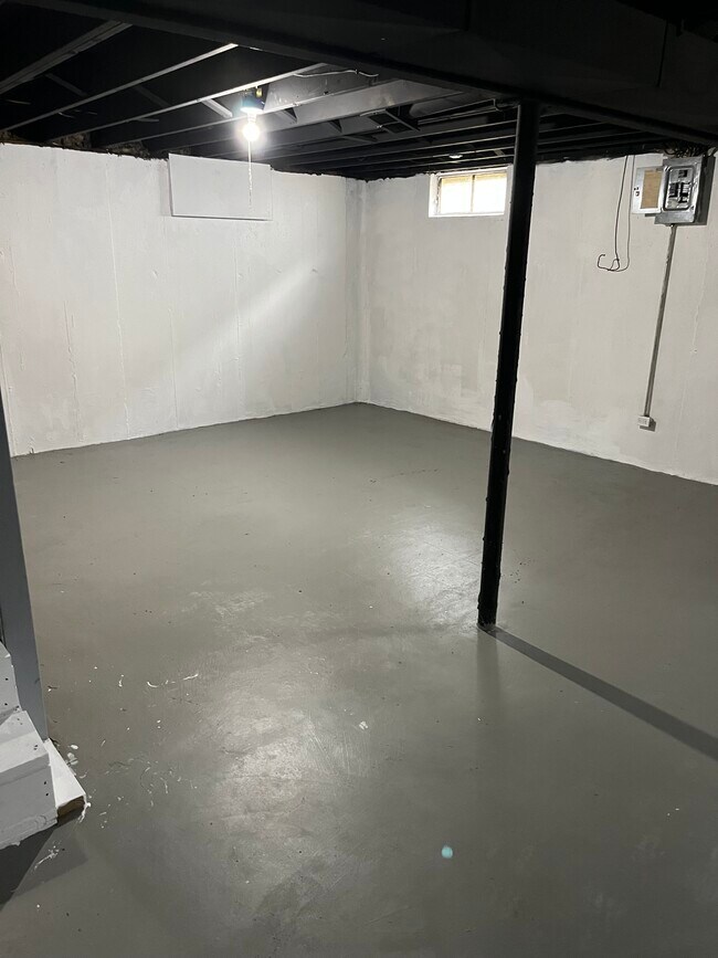 Building Photo - 5220 Western Rd