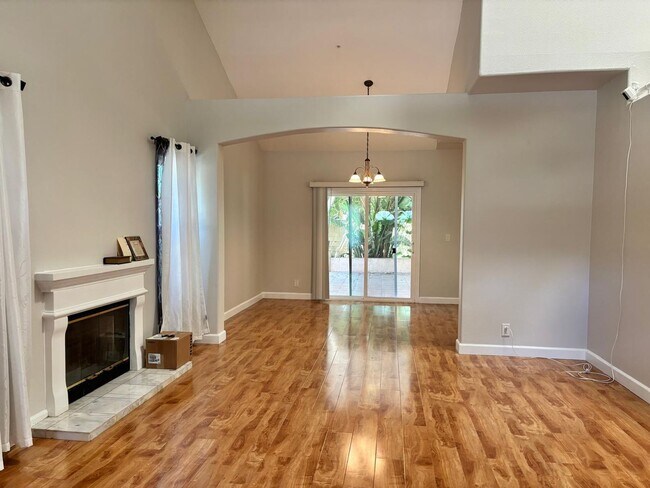 Building Photo - Welcome to this stunning 3-bedroom, 2.5-ba...