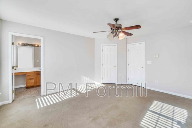 Building Photo - 15744 Kensington Palace Ln