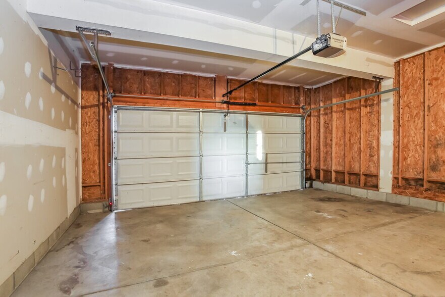 Building Photo - 3787 Pendent Ln