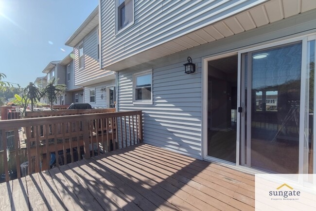 Building Photo - 422 Machias Pl
