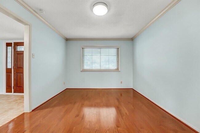 Building Photo - 8001 Manassas Dr