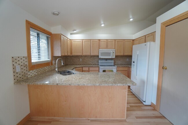 Building Photo - 11965 W Gunsmoke Dr