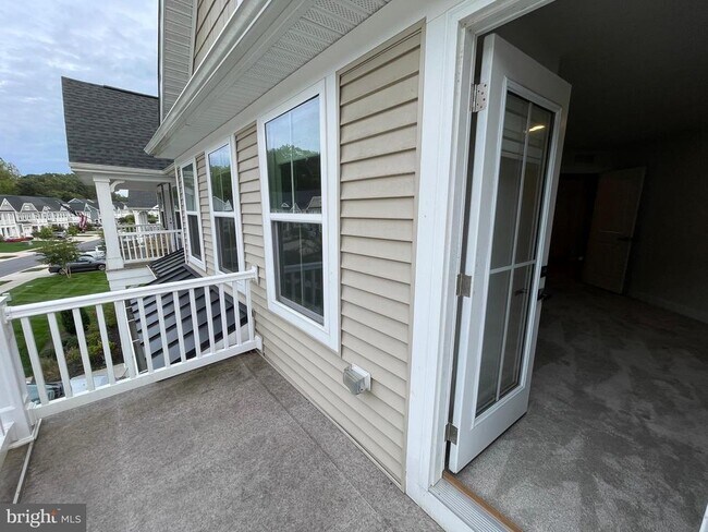 Building Photo - 33789 Freeport Dr