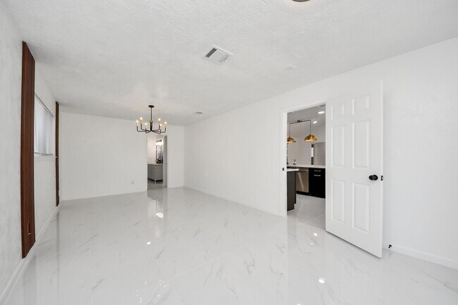 Building Photo - 22810 Deville Dr