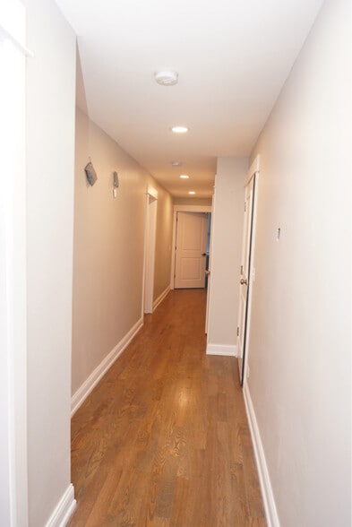 Building Photo - 4432 W Jackson Blvd