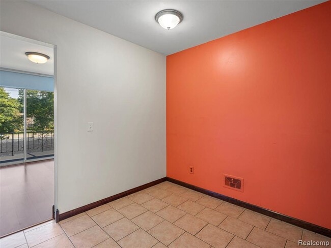 Building Photo - 27689 Echo Valley W