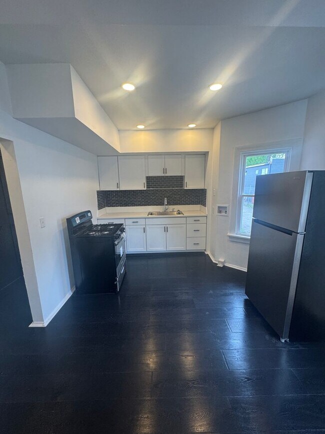 Building Photo - 3328 Denison Ave