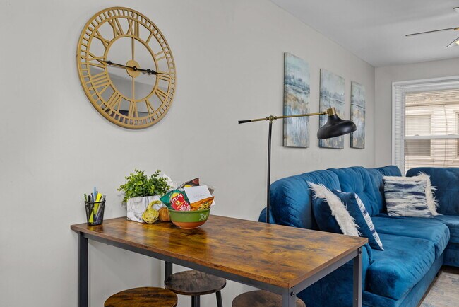 Building Photo - 6620-22 Wise Ave