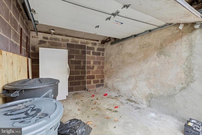 Building Photo - 8604 Bayard St