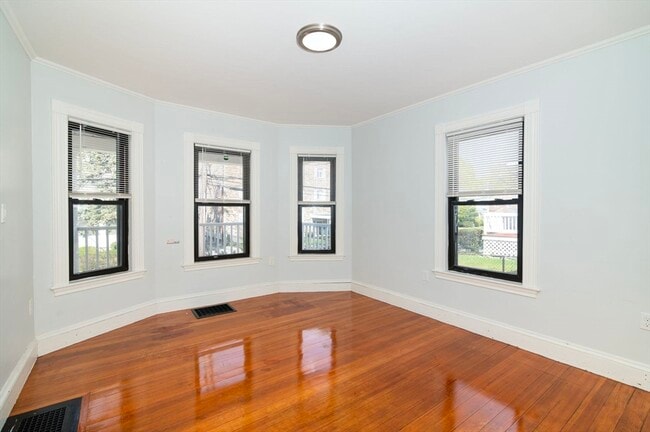 Building Photo - 21 Wollaston Ave