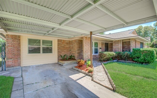 Building Photo - 10226 Envoy St