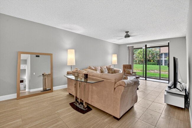 Building Photo - 7773 La Mirada Dr