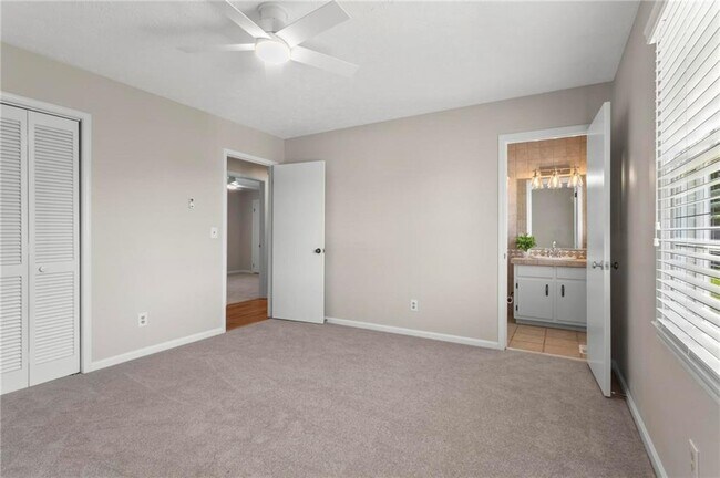 Building Photo - 37 Skyview Cir
