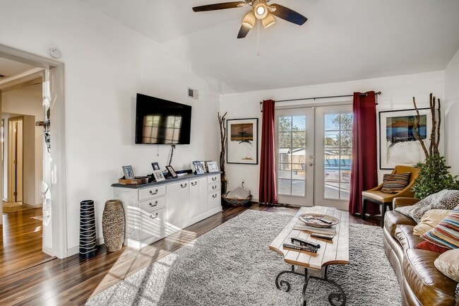 Building Photo - Updated Edgewater Home with Backyard Oasis