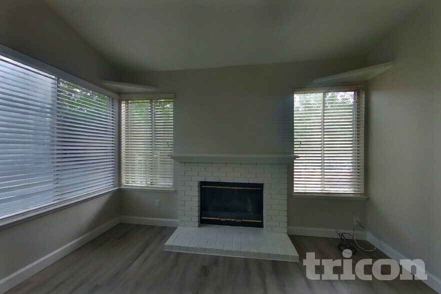 Building Photo - 1436 Northwood Dr