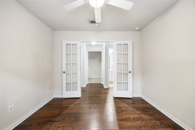 Building Photo - 15410 Redbud Dale Ct