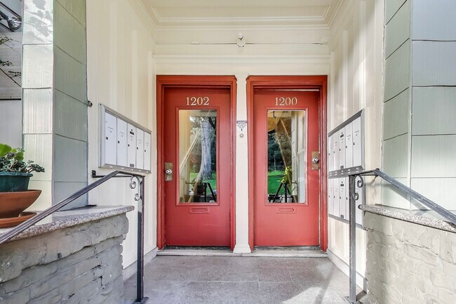 Building Photo - 1200 Haight St