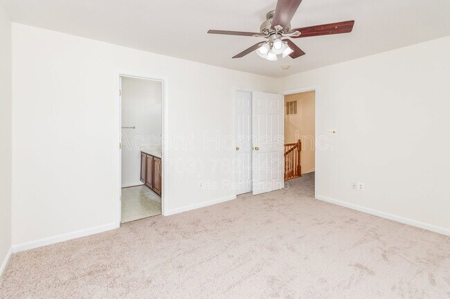 Building Photo - 9875 Dochart Sound Ln