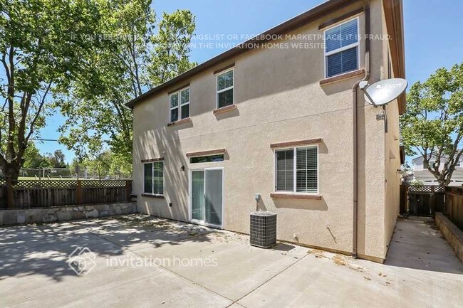Building Photo - 1100 Cunningham St