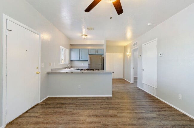 Building Photo - Remodeled duplex