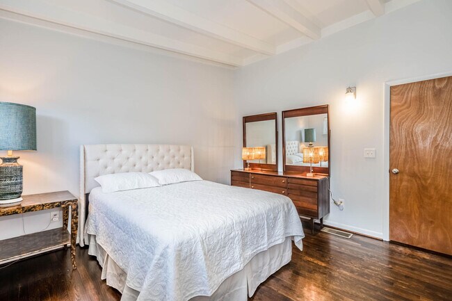 Building Photo - 1134 Baker Ln