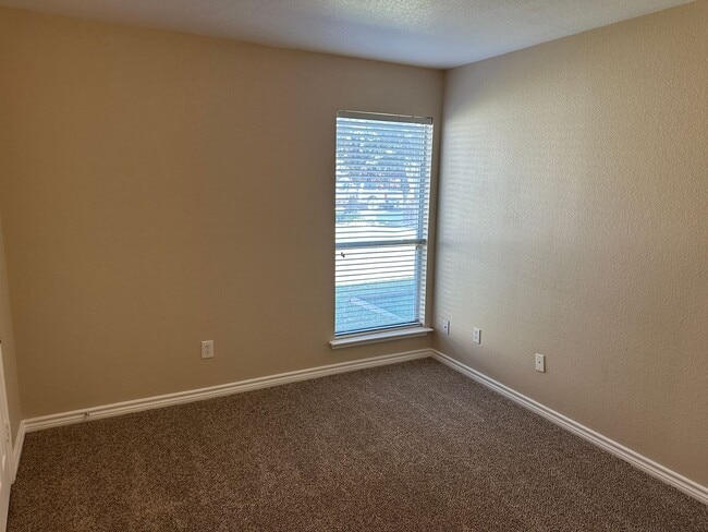 Building Photo - Elegant One-Story Living in the Heart of Sendera Ranch!