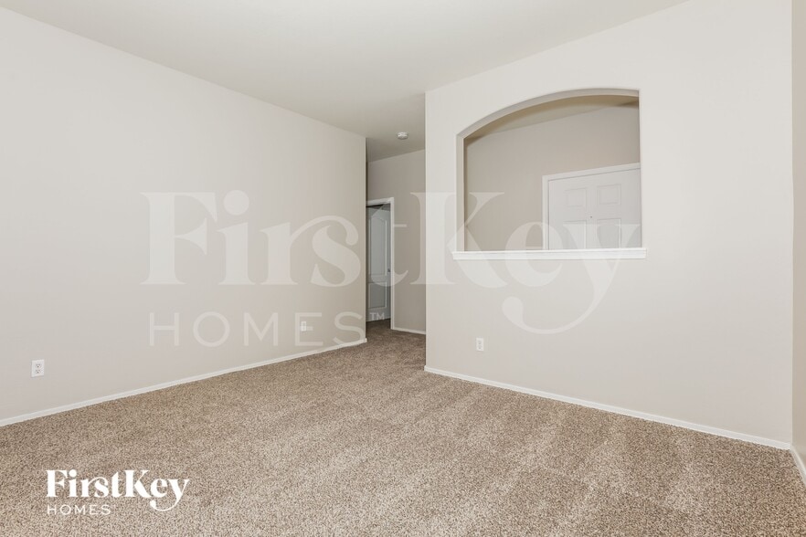 Building Photo - 4954 E Odessa Dr