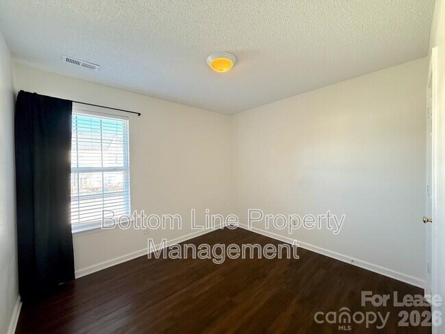 Building Photo - 8821 Cameron Spring Rd