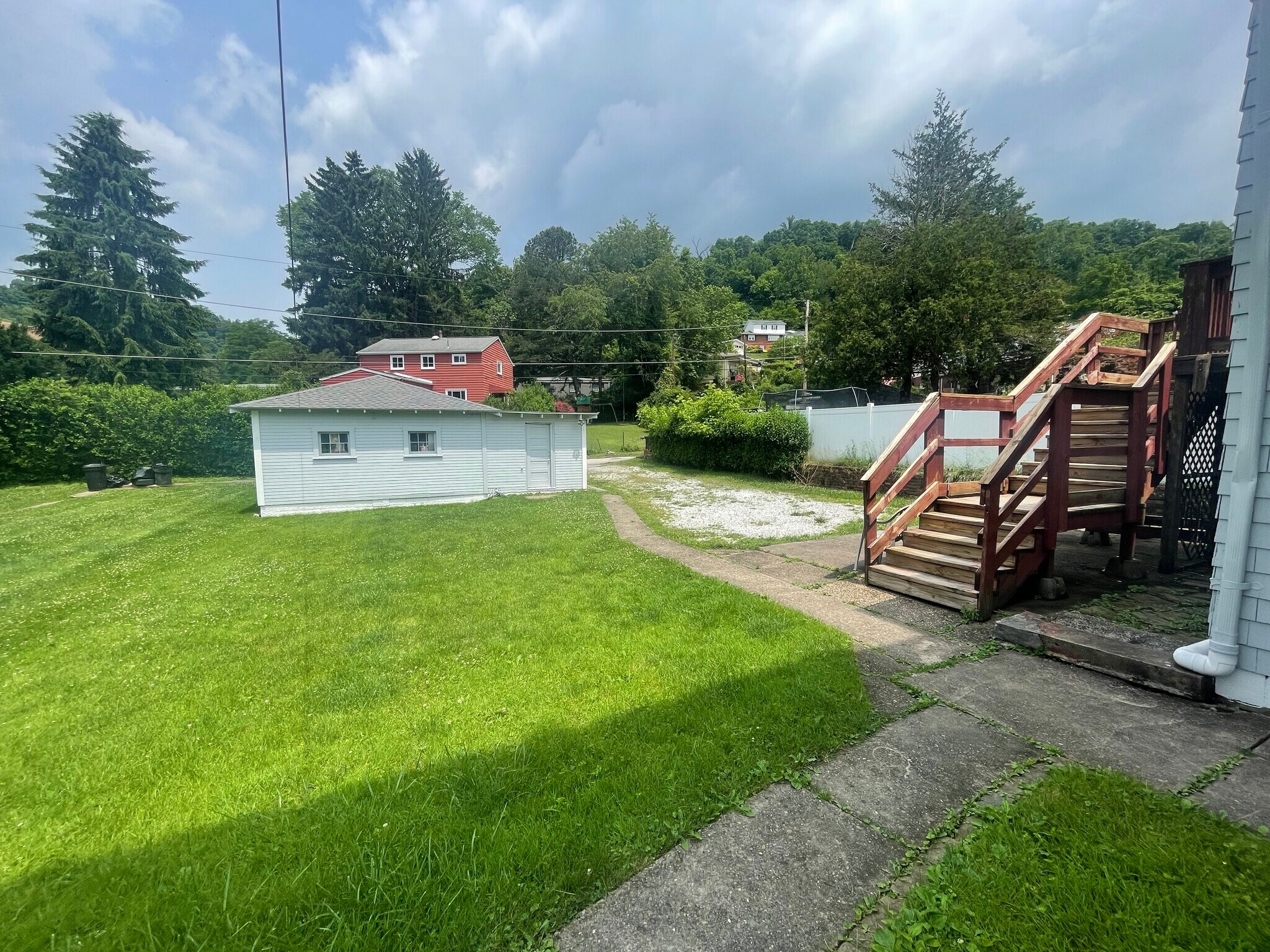 Building Photo - 16 Edgwood St