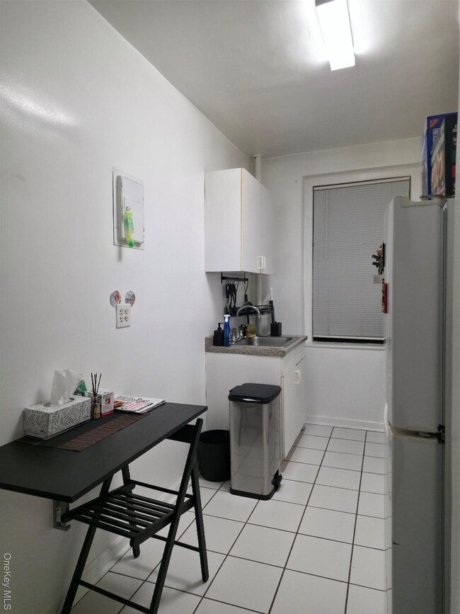 Building Photo - 62-64 Saunders St