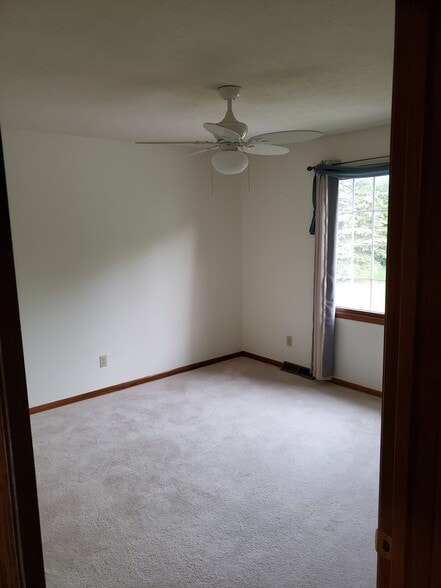 Building Photo - 5260 Silver Dawn Ln