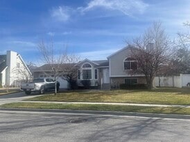 Building Photo - 758 E New England Dr